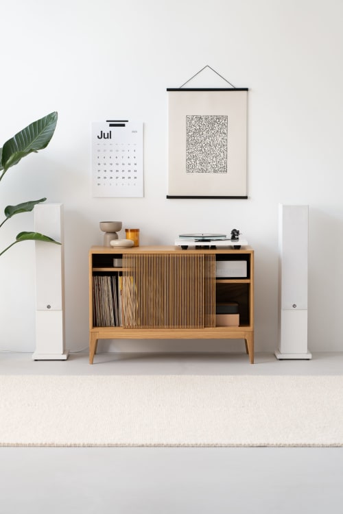 TONN Record Player Stand - Solid Oak Wood | Storage by Mo Woodwork