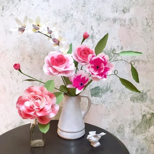 Paper Flowers | Floral Arrangements by The Green Vase by Livia Cetti | H.P. DECO in 渋谷区