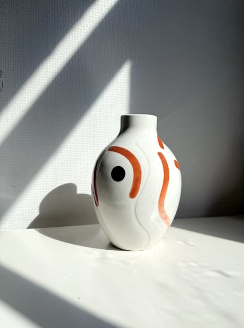 The Buste vase Ombre d'Atlas 5 | Vases & Vessels by Laura Dujoncquoy