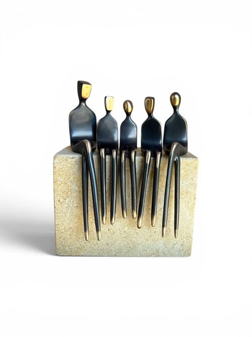 Family bronze sculpture modern heirloom | Sculptures by YENNY COCQ