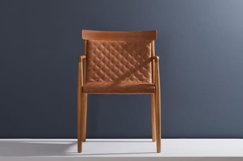 "Dry" CD4 . Quilted Leather 20363, Leather Backside, Arms | Armchair in Chairs by SIMONINI. Item made of wood with leather