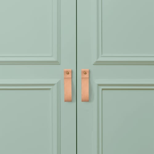 Medium Leather Pull [Flat End] | Hardware by Keyaiira | leather + fiber | Artist Studio in Santa Rosa. Item composed of leather