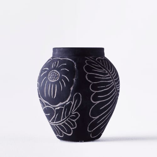 Frida Vase Small Black | Work by District Loom