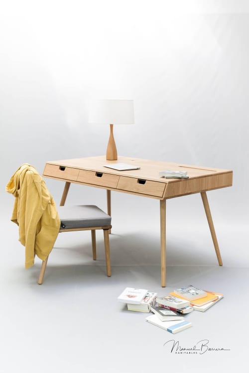 Desk in Oak Wood | Tables by Manuel Barrera Habitables. Item made of oak wood