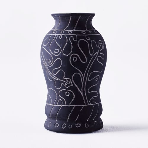 Frida Vase Tall Black | Work by District Loom