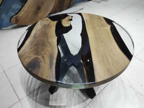 Clear Epoxy Resin Round Coffee Table | Resin Dining Table | Tables by LuxuryEpoxyFurniture. Item made of wood & synthetic