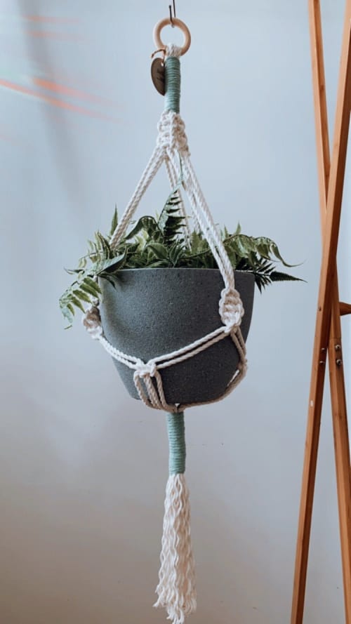 Chunky Plant Hanger | Plants & Landscape by Rosie the Wanderer. Item composed of cotton