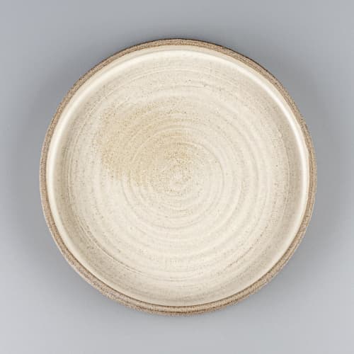 Plate Kanthe Onda | Dinnerware by Svetlana Savcic / Stonessa. Item composed of stoneware in minimalism or contemporary style