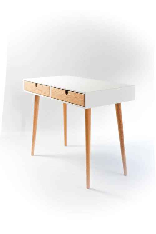 Desk Lacquered in White and Oak Drawers | Tables by Manuel Barrera Habitables. Item made of oak wood