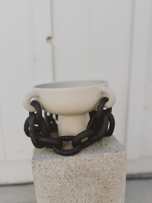 B&W Chain Fruit Bowl | Decorative Bowl in Decorative Objects by isiko