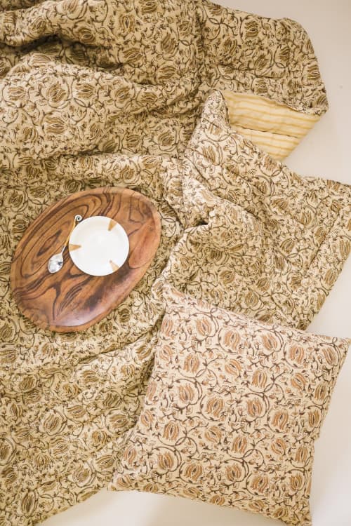 Honey Bloom Reversible Cotton Quilt | Linens & Bedding by Ninéh