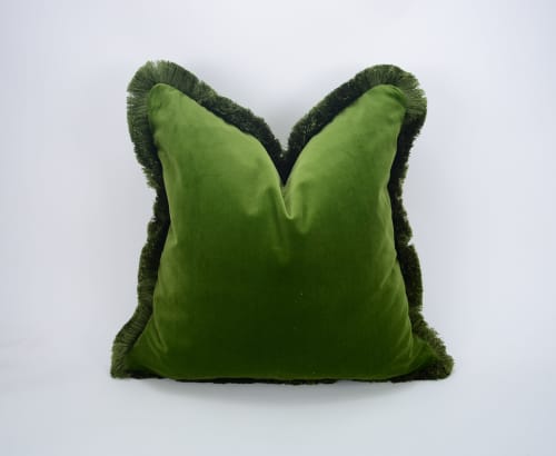 Moss green hotsell velvet pillow