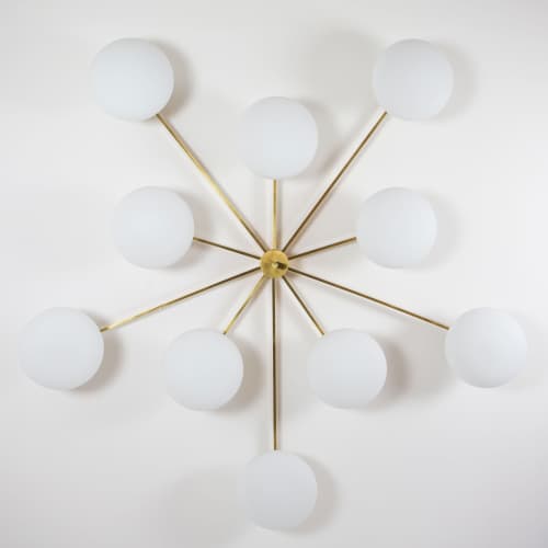 Stella Cosmos | Chandeliers by DESIGN FOR MACHA. Item composed of brass & ceramic