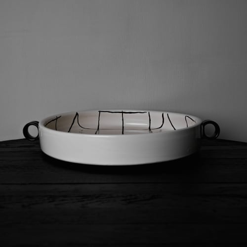 Thin Caro Bowl Large | Decorative Bowl in Decorative Objects by Dennis Kaiser. Item composed of ceramic in minimalism or mid century modern style