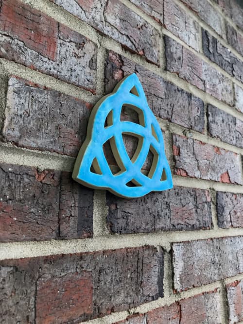 Triquetra Knot Celtic White Clay Pottery Aqua | Wall Sculpture in Wall Hangings by Studio Strietnberger / Knottery Pottery - Kathleen Streitenberger. Item made of ceramic