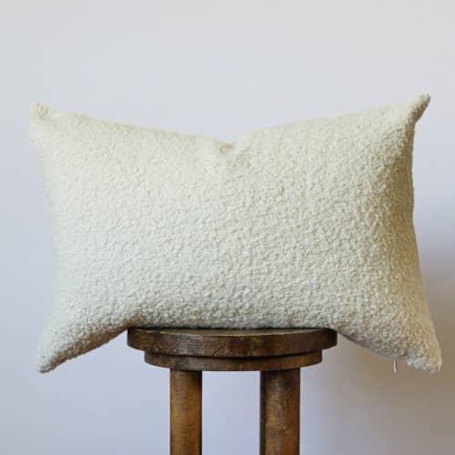 Boucle lumbar online pillow