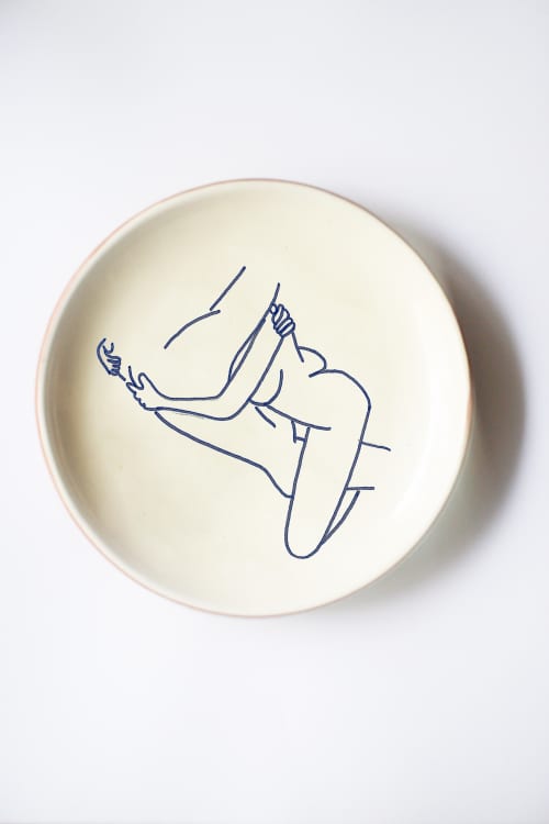 L'un dans l'Autre Plate | Dinnerware by OM Editions. Item made of ceramic