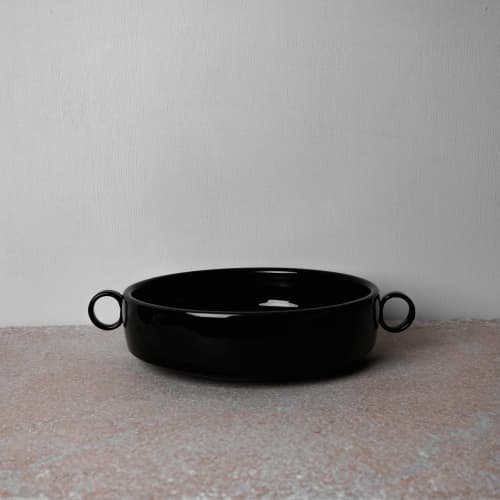 Loops Bowl Nero Medium | Dinnerware by Dennis Kaiser. Item made of ceramic compatible with minimalism and mid century modern style