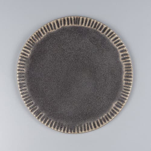 Plate Zesius Davy | Dinnerware by Svetlana Savcic / Stonessa. Item composed of stoneware