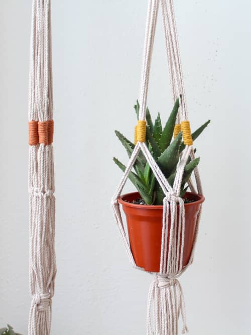 Macrame Plant Hanger | Plants & Landscape by Stephany Díaz Branada | Karün Store