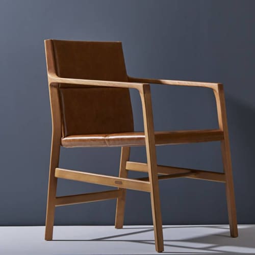 "Arrow" Chair | Armchair in Chairs by SIMONINI. Item made of wood with leather