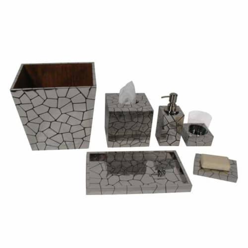 CHAMELEON (Bath Collection) | Toiletry in Storage by Oggetti Designs. Item composed of steel