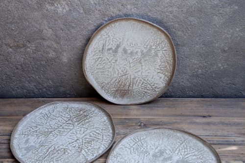 Classic Leaf plates | Dinnerware by Laima Ceramics. Item made of stoneware