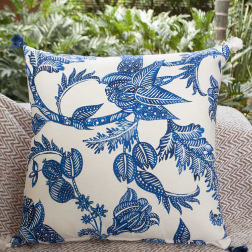 Costa blu Pillow cover | Pillows by OSLÉ HOME DECOR. Item made of fabric