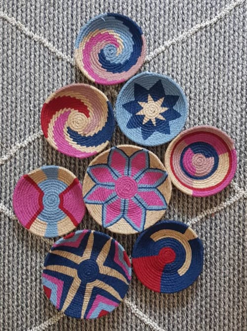 African wall plates and African baskets for balcony | Decorative Plate in Decorative Objects by Sarmal Design