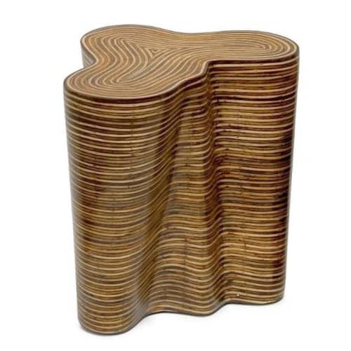 SHOWTIME (Orgo) | Side Table in Tables by Oggetti Designs. Item composed of wood