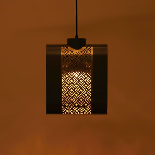 Arin Mesh Wide Hanging Lamp | Pendants by Home Blitz. Item made of brass works with minimalism & contemporary style