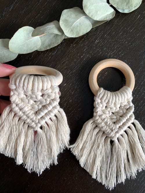 Macrame Napkin Rings | Linens & Bedding by Rosie the Wanderer. Item made of wood with cotton