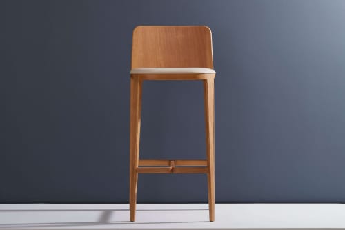 "Wing" SW3. Wooden Back, Vegan Leather | Bar Stool in Chairs by SIMONINI. Item composed of wood and leather