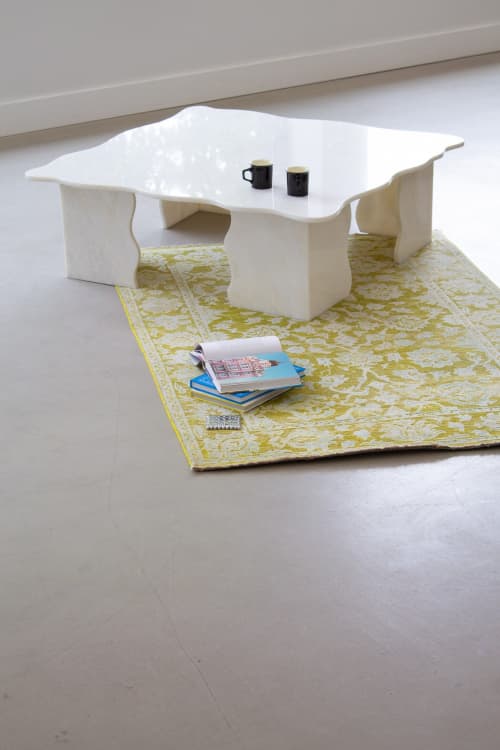 SQUIGGLE coffee table | Tables by the parmatile shop. Item made of marble