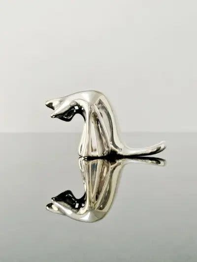 Grooming Cat | Sculptures by YENNY COCQ