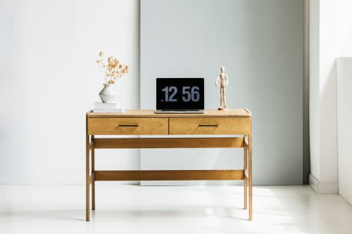 Minimalist Desk for Computer | Tables by Plywood Project. Item made of wood compatible with minimalism and mid century modern style