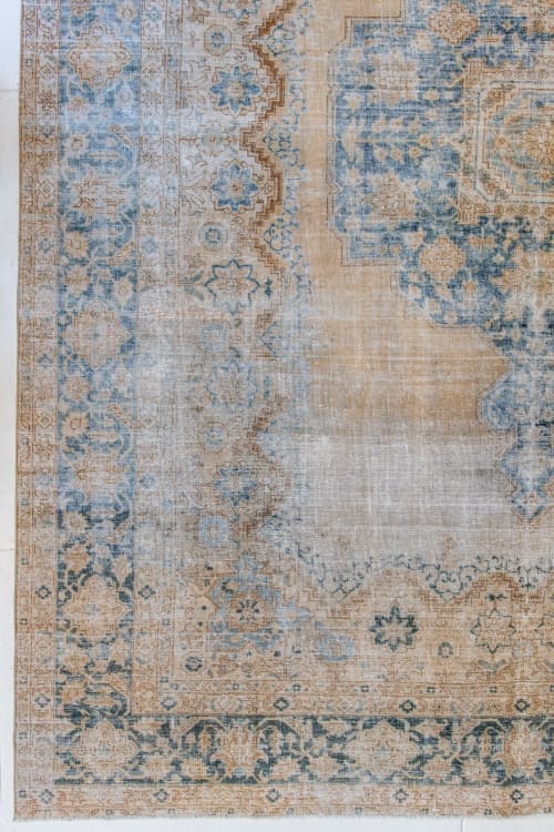 Shams | 9'4 x 12'8 | Area Rug in Rugs by Minimal Chaos Vintage Rugs. Item made of fabric