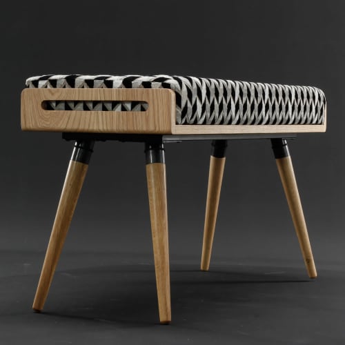 Stool / Seat / Ottoman / Bench in Oak / Nogal | Benches & Ottomans by Manuel Barrera Habitables. Item composed of oak wood & fabric