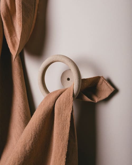 Uni Wall Hook | Hardware by SIN. Item composed of ceramic