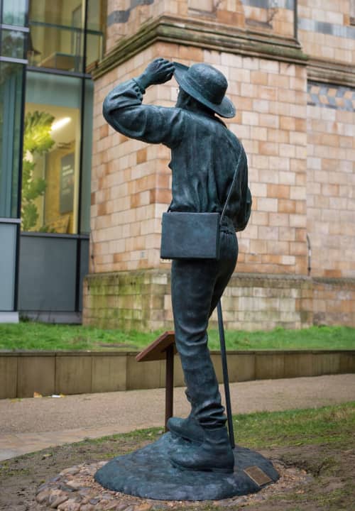 Alfred Russel Wallace | Public Sculptures by Anthony Smith Sculpture | Natural History Museum in London. Item composed of bronze and concrete
