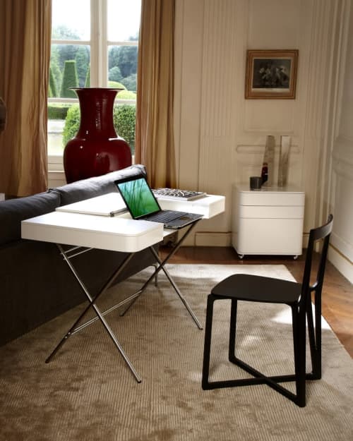 COSIMO Desk | Tables by Adentro. Item made of walnut