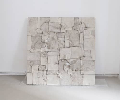 Silenzio | Sculptures by Clara Graziolino. Item composed of wood and stoneware in minimalism or contemporary style