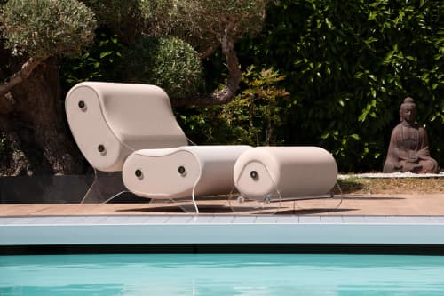 MW06 Fauteuil et pouf design – Outdoor version | Lounge Chair in Chairs by KUUMO Design. Item made of fabric with steel works with contemporary style