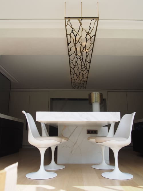 Calacata | Chandeliers by Ombre Portée. Item made of brass