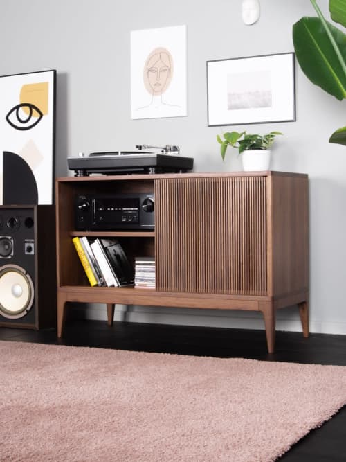 TONN 101 – Walnut Wood Record Player Stand | Media Console in Storage by Mo Woodwork | Stalowa Wola in Stalowa Wola. Item made of walnut compatible with minimalism and mid century modern style