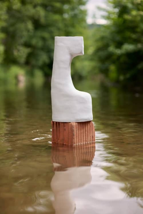 ARKHÈ II | Sculptures by Léa Munsch. Item made of stoneware