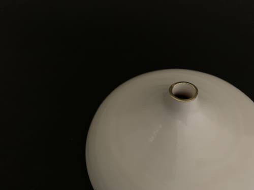 RWH-21 | Vase in Vases & Vessels by Rosa Wiland Holmes. Item made of stoneware