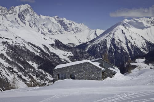 La Thuile | Architecture by Federico Delrosso Architects. Item made of stone