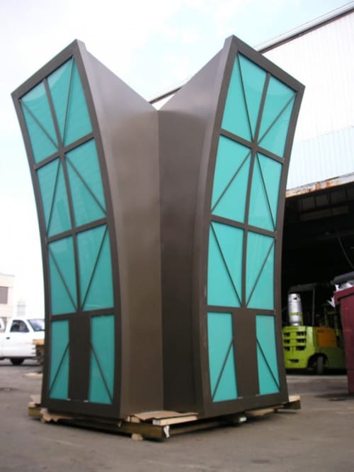 Custom Outdoor Lighting | Sconces by ILEX Architectural Lighting | Festival Buffet – Foxwoods Resort Casino in Mashantucket. Item made of metal & glass
