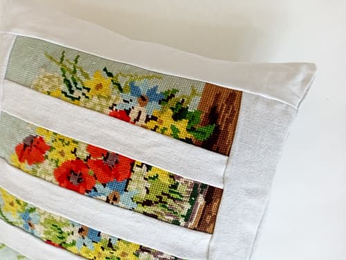 Flower Power Kissenbezug | Sham in Linens & Bedding by DaWitt. Item composed of linen in mid century modern or country & farmhouse style